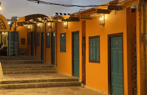 Aswan Bed & Breakfast | 20 minutes to the airport- common swimming pool (Nile View)