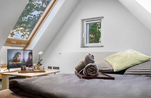 Weststadt Apartment | 20 minutes to the city! Cozy attic studio apartment.