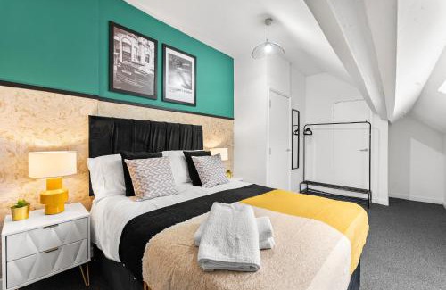 Sheffield Apartment | 20 percent off! Stylish Sheffield Abode Sleeps 12