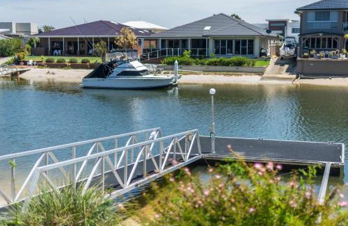 Yamba House | 20 Taine - Oceanstays - Jetty & Pet Friendly