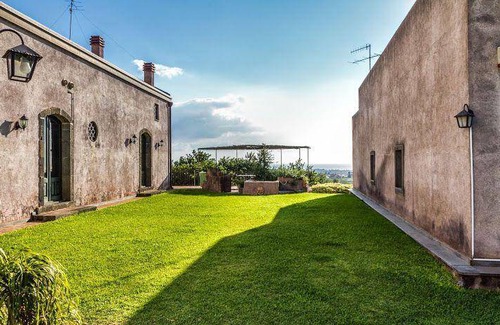 Fiumefreddo di Sicilia House | 200 m² House ∙ 6 bedrooms ∙ 10 guests