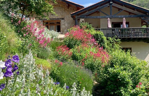 Amberieu-en-Bugey House | 200 m² Gîte ∙ 7 bedrooms ∙ 15 guests