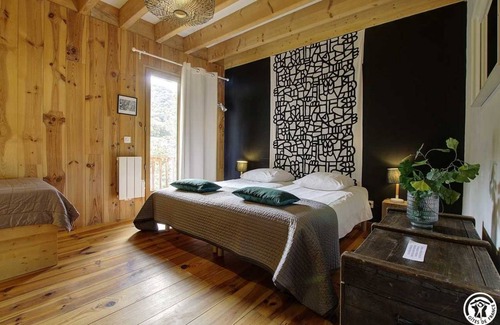 Amberieu-en-Bugey House | 200 m² Gîte ∙ 7 bedrooms ∙ 15 guests