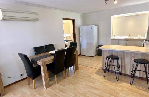 East Bunbury House | 200 m² House ∙ 3 bedrooms ∙ 5 guests