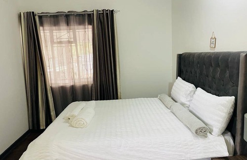Bulawayo House | 200 m² House ∙ 3 bedrooms ∙ 5 guests