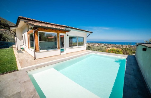 Carini House | 200 m² House ∙ 3 bedrooms ∙ 6 guests