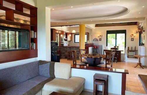 Zakhloritika House | 200 m² House ∙ 5 bedrooms ∙ 10 guests