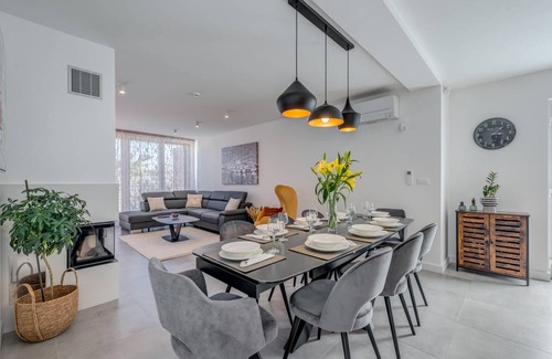 Plano House | 200 m² House ∙ 6 bedrooms ∙ 10 guests