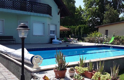 Balatonboglar House | 200 m² House ∙ 5 bedrooms ∙ 15 guests