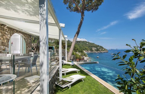 Marina del Cantone Villa | 200 m² Villa ∙ 6 bedrooms ∙ 12 guests