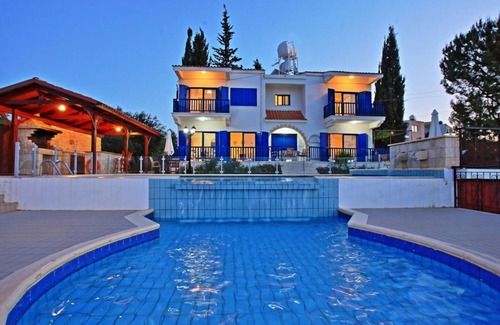 Prodromi Villa | 200 m² Villa ∙ 3 bedrooms ∙ 9 guests