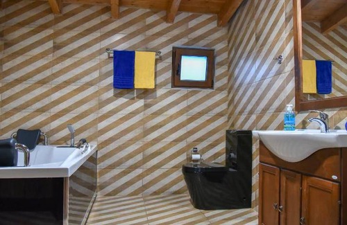 Vlachiana Villa | 200 m² Villa ∙ 3 bedrooms ∙ 12 guests