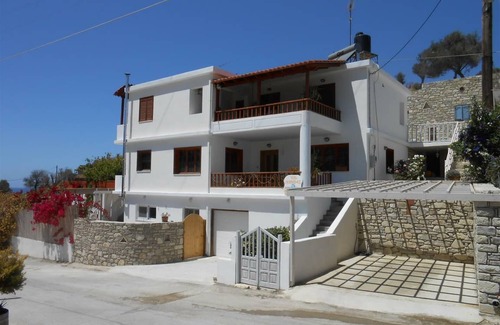 Pitsidia Villa | 200 m² Villa ∙ 4 bedrooms ∙ 8 guests