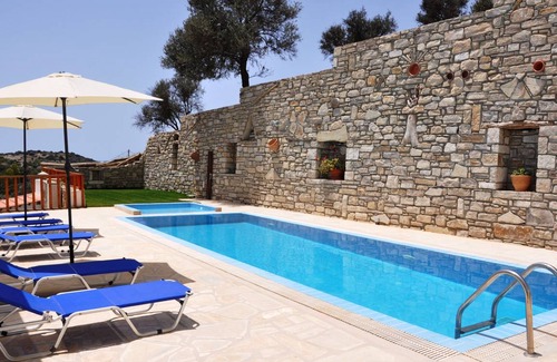 Pitsidia Villa | 200 m² Villa ∙ 4 bedrooms ∙ 8 guests