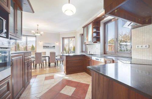 Aranyhegy-Uromhegy-Peterhegy Villa | 200 m² Villa ∙ 6 bedrooms ∙ 12 guests
