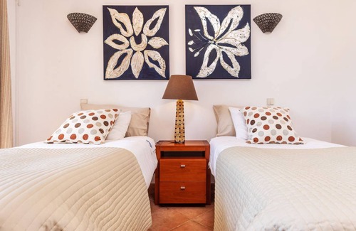 Branqueira Villa | 200 m² Villa ∙ 3 bedrooms ∙ 6 guests
