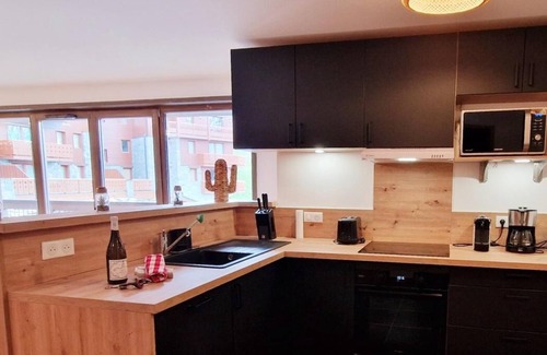 Montalbert Apartment | 200m from resort center, 3rd floor, view mountain, balcony, parking, tv, ski locker, 123m²