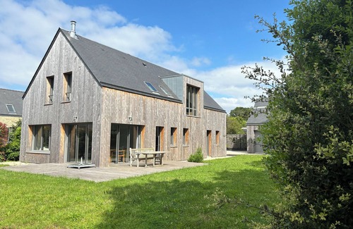 Sarzeau House | 200m from the Gulf, architect-designed house in a bucolic setting!