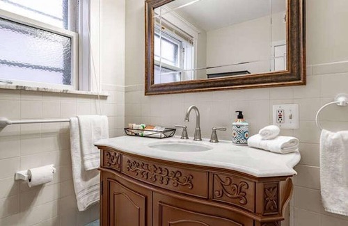 St. Louis Apartment | #201 amazing location Delmar Loop 🌹🌹🌹