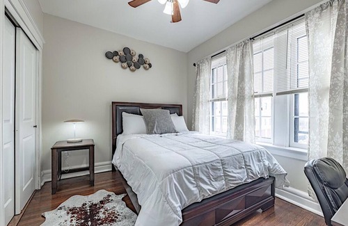 St. Louis Apartment | #201 amazing location Delmar Loop 🌹🌹🌹