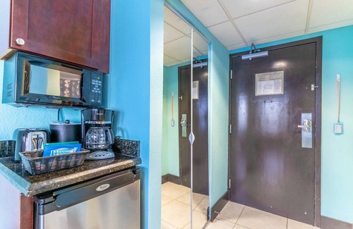 Ruskin Apartment | 201 Little Harbor Inn
