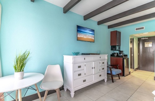 Ruskin Apartment | 201 Little Harbor Inn