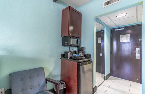 Ruskin Apartment | 201 Little Harbor Inn
