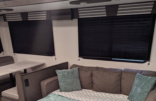Arcadia House | 2021 Clean Modern Camper Fun & Relaxing Farm Adventure