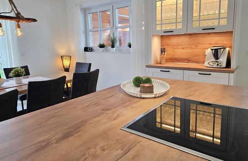 Biendorf House | 2022 Erbautes Ferienhaus Emilia - mit Sauna und Eingezäuntem Garten