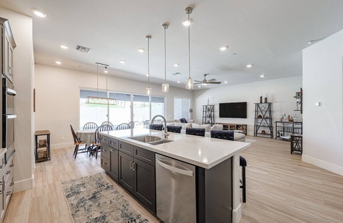 Pointe Scottsdale House | 2023 Built BOUGIE Resort in Old Town-Heated LUXE Pool, 2 Posh Masters, 4Baths