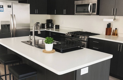 Cambridge House | 2024-Built Stylish 3BR Cambridge Getaway Home—8 mins from African Lion Safari!