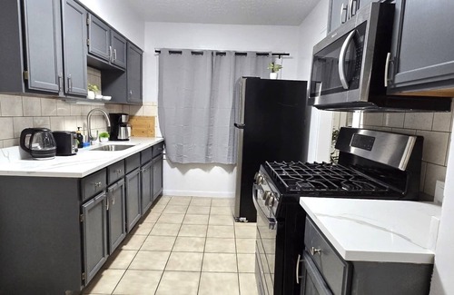Cleveland Apartment | 2024 Remodeled UP Unit 3bedroom in West CLE