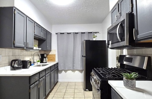 Cleveland Apartment | 2024 Remodeled UP Unit 3bedroom in West CLE