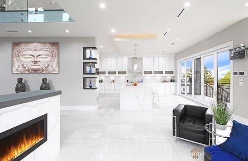 Burnaby House | 2025 Family Friendly 5 Bed Rooms house The Chateau - ST No. 00177094