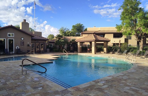 Central Scottsdale Condo | 2026 DATES AVAILABLE Gorgeous 2 Bedroom Condo, Available for long term rentals