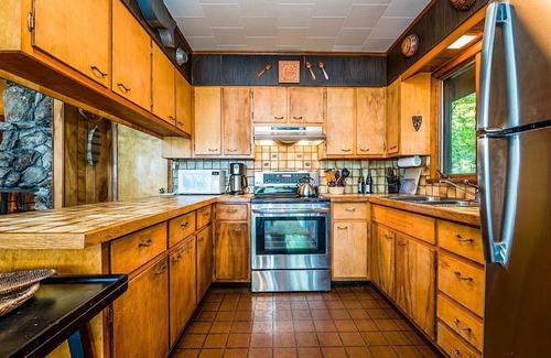 Sawyer Cottage | (2026 OPEN!) Historic Lakefront Home with 100 Feet of Private Beach!