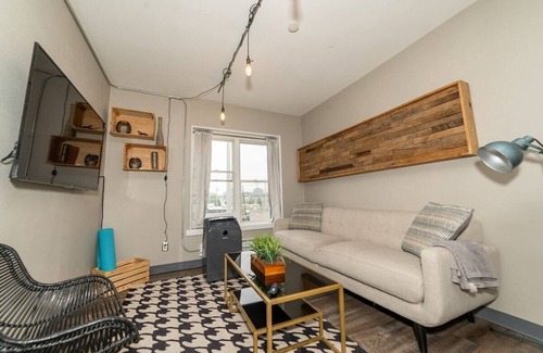 Appleton Apartment | 203 - Downtown 1 Bedroom Apartment