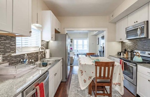 St. Louis House | #203 Historical Beautiful New Remodeled Delmar Loop❤ 2