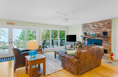 North Lake George House | 203 m² House ∙ 3 bedrooms ∙ 8 guests