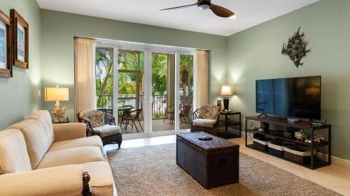 Rock Harbor Apartment | 203 Mariners Club