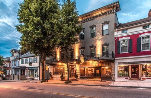 Mercersburg Bed & Breakfast | 206A & 206B - Elizabeth's Suite - James Buchanan Hotel