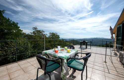 Leivi Apartment | 207 - Appartamento Mimosa, Terrazza, giardino e Piscina - Residence Cherry House