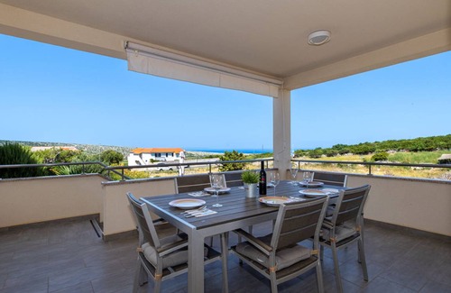 Kolan House | 207 m² House ∙ 3 bedrooms ∙ 6 guests