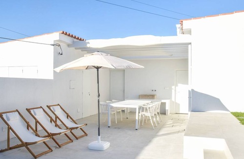 Almoinha House | 209 m² House ∙ 4 bedrooms ∙ 8 guests