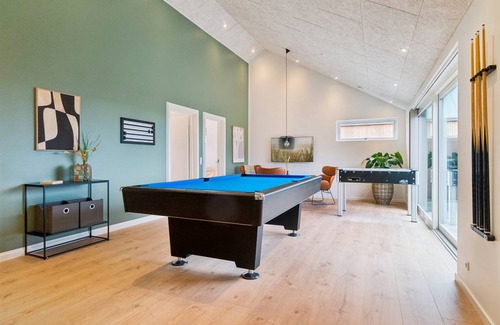 Vibæk Strand House | 209 m² House ∙ 6 bedrooms ∙ 14 guests