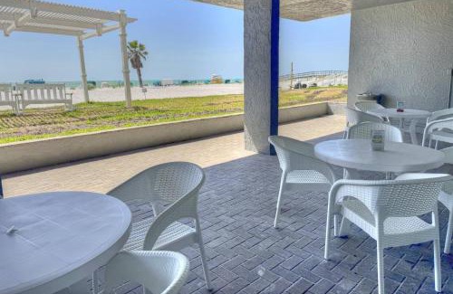 Treasure Island House | 209 Suite - Island Inn