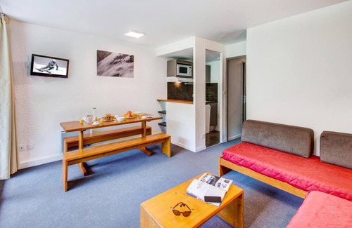 Peyragudes Apartment | 20m from shops, balcony, parking, tv, ski locker, 55m², Peyragudes