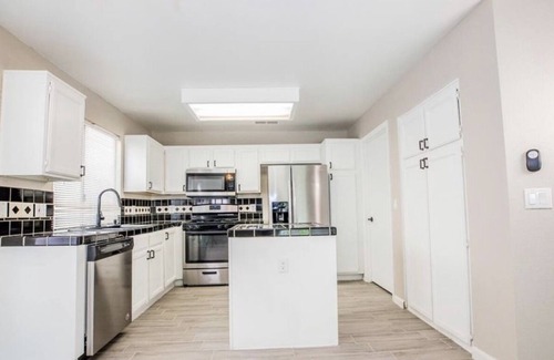 Orchards House | 20min it’s from Las Vegas strip Lovely 3 bedroom home