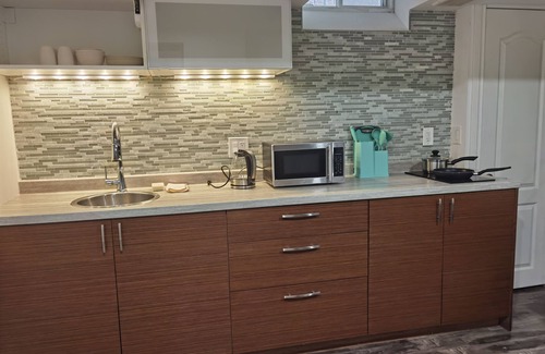 Newmarket Apartment | 20pent off! Cozy Suite in Newmarket! Sep Entry, 1 Parkingn