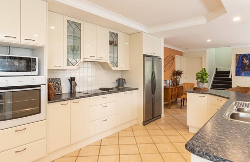 Forster House | 21 Cedar Grove - Pet Friendly